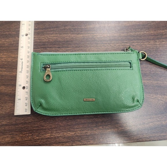 Relic Green Clutch‎ with Wavy Design - Picture 3 of 4